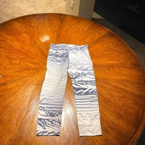 Nike Dri-Fit  Women's White Blue Black Abstract Print Crop leggings Size M